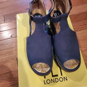 Fly London Cupi Size 37 blue